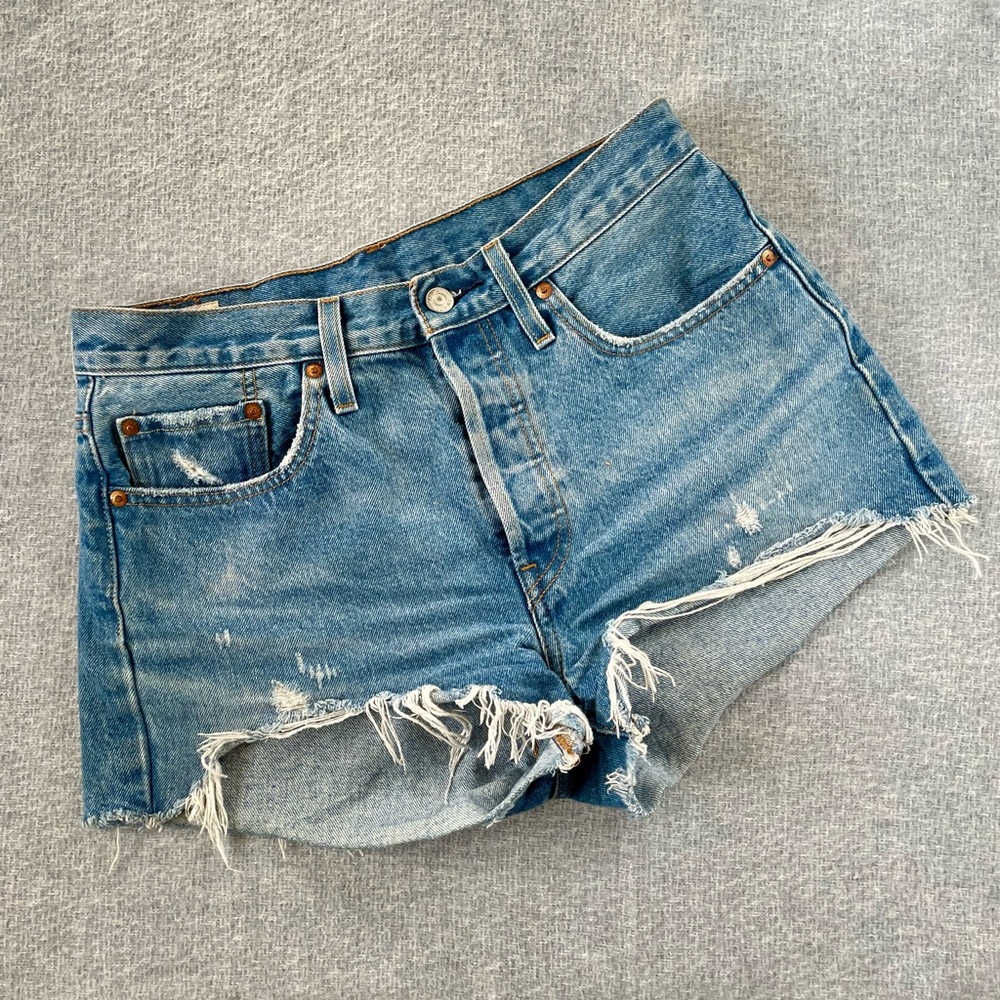 Levi’s 501 Levi Strauss Cut Off Button Fly Blue Jean Denim Shorts Distressed